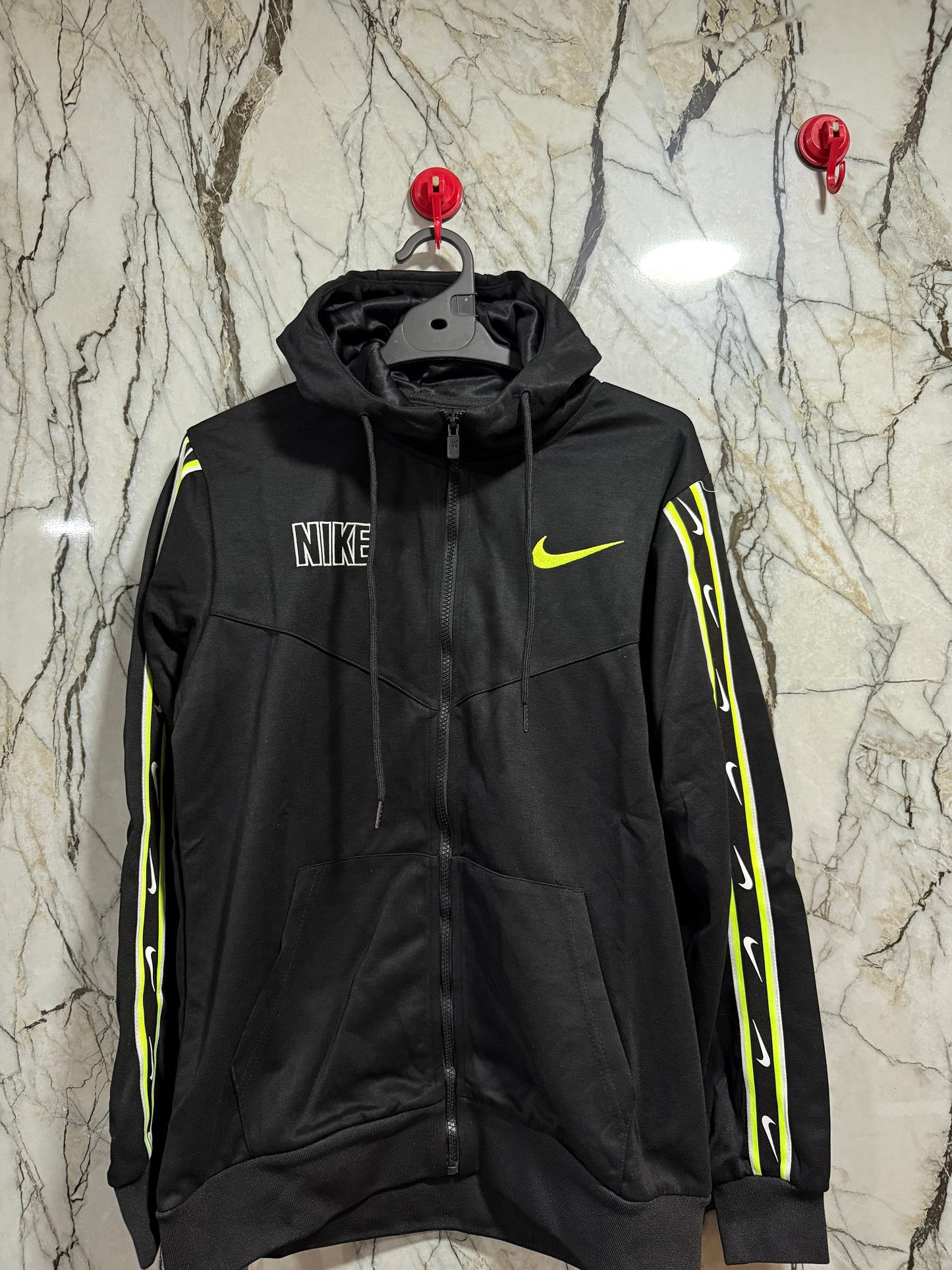 BUZO NIKE