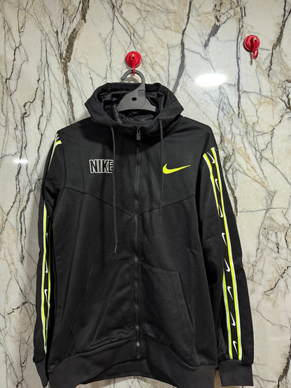 BUZO NIKE