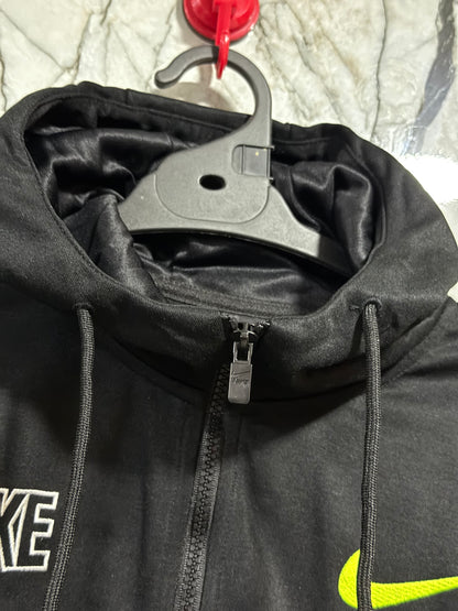 BUZO NIKE