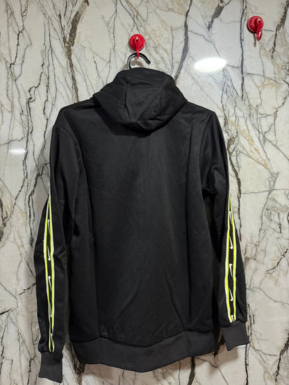 BUZO NIKE