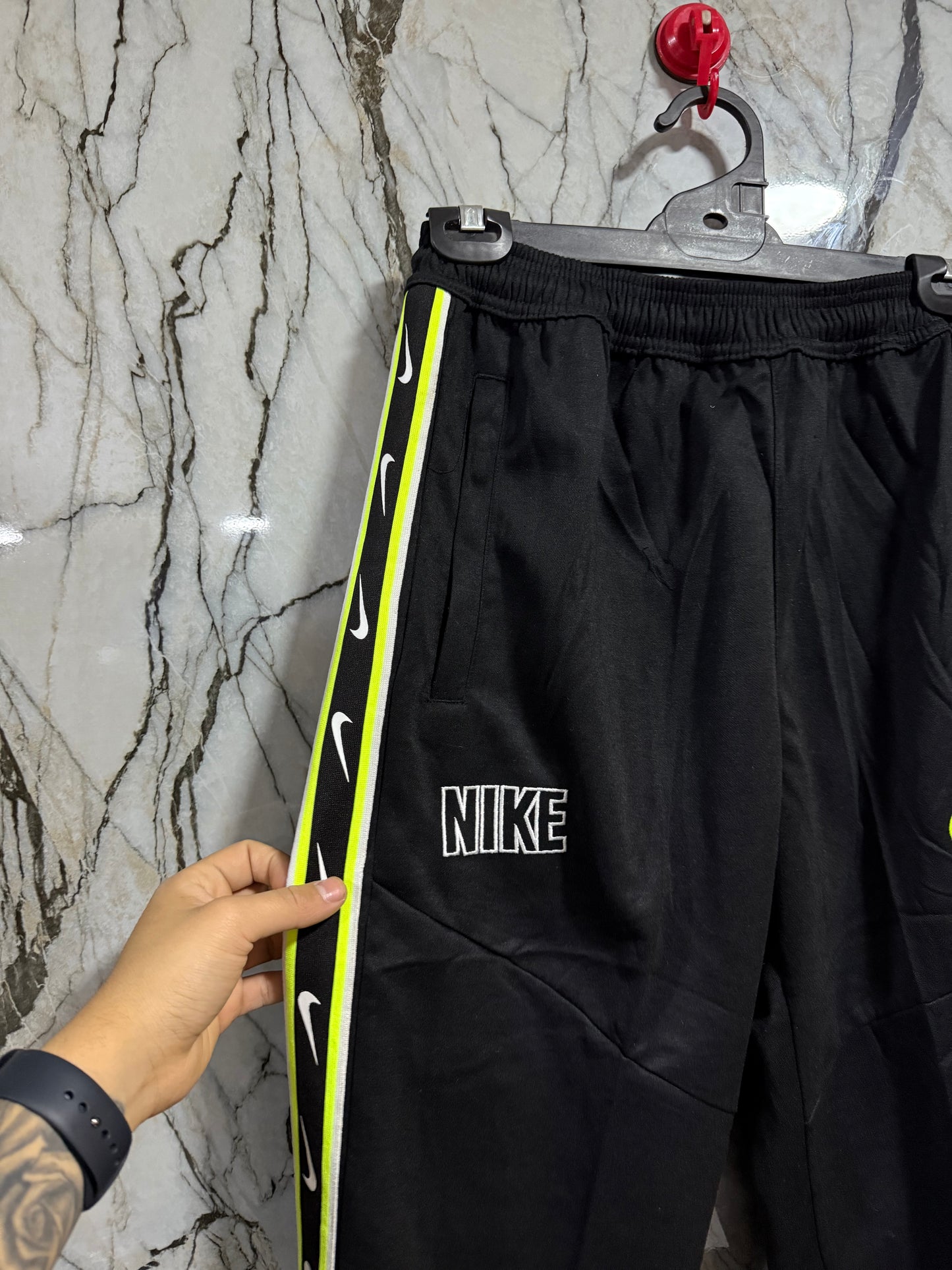 BUZO NIKE
