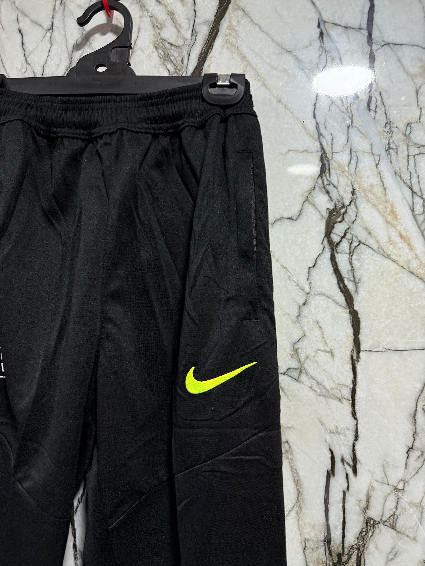 BUZO NIKE