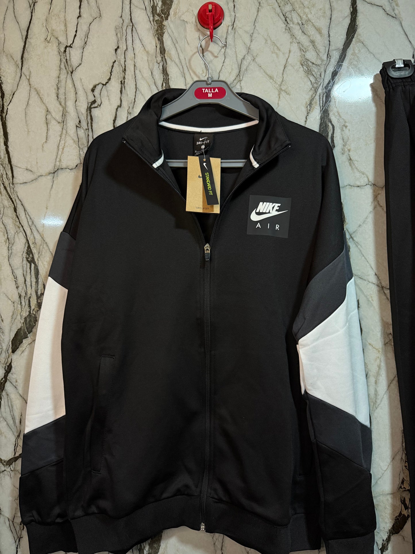 BUZO NIKE