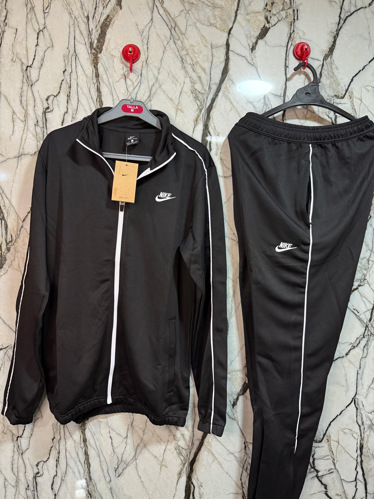 BUZO NIKE
