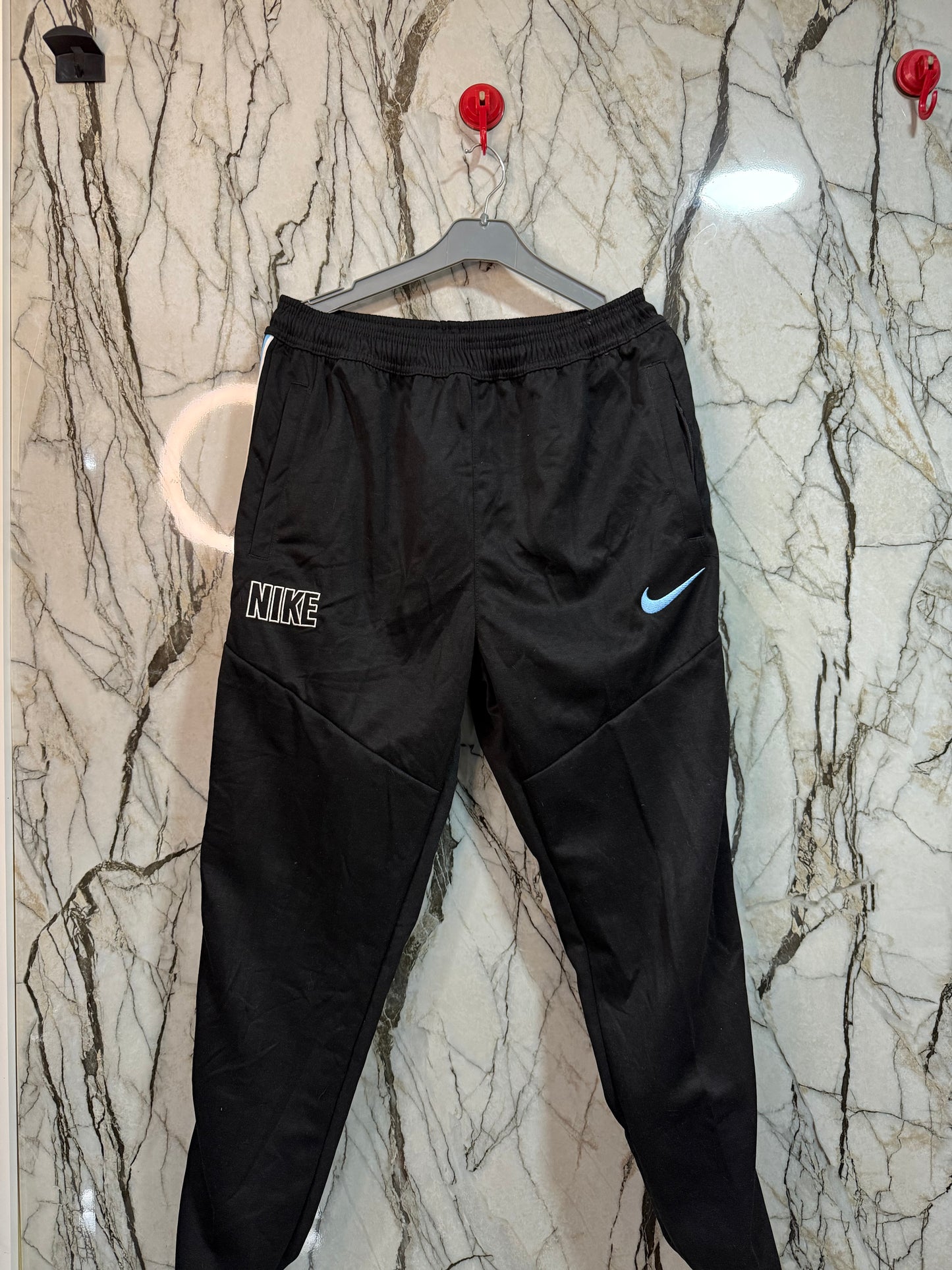 BUZO NIKE