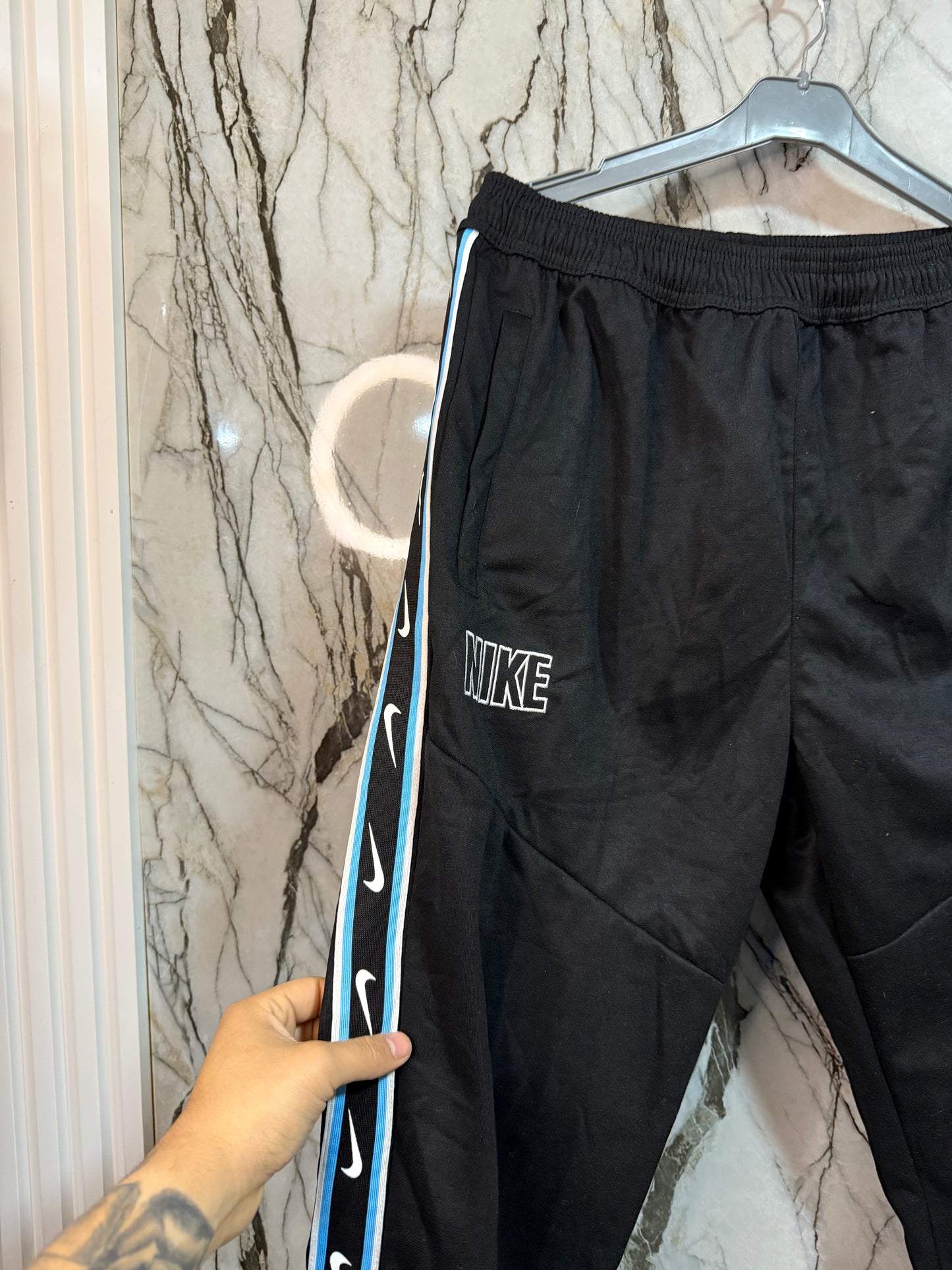 BUZO NIKE