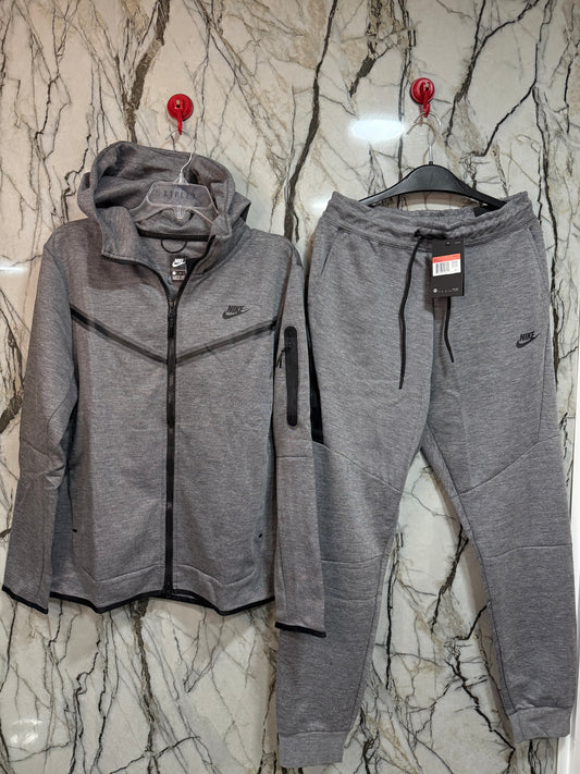 BUZO NIKE TECH