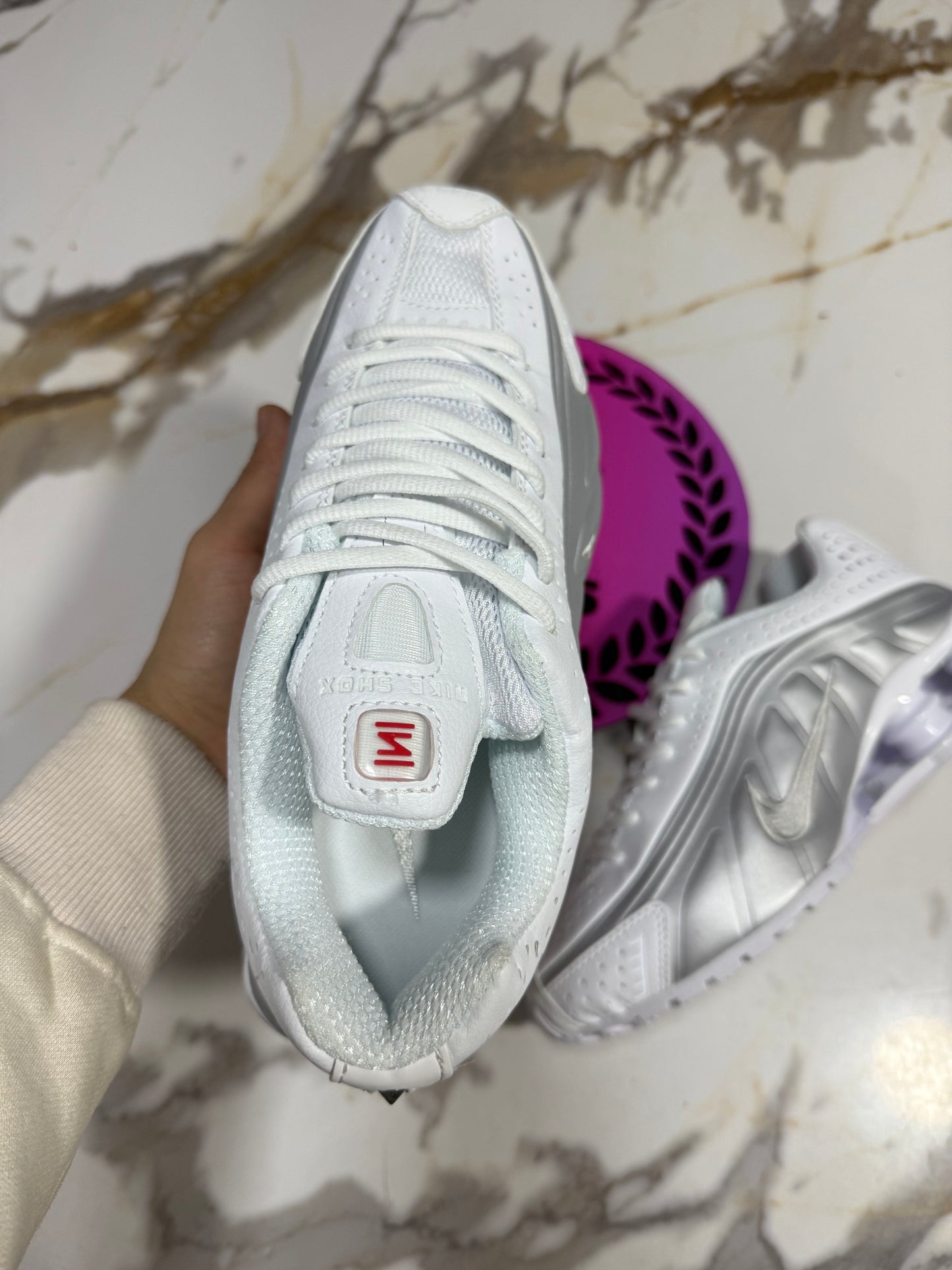 NIKE SHOX R4