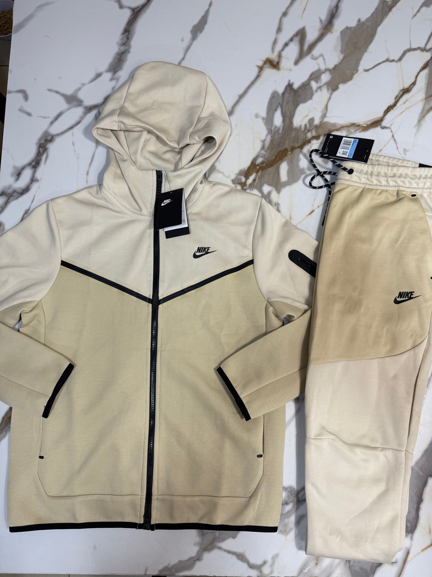 BUZO NIKE TECH
