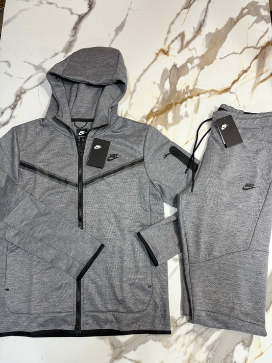 BUZO NIKE TECH