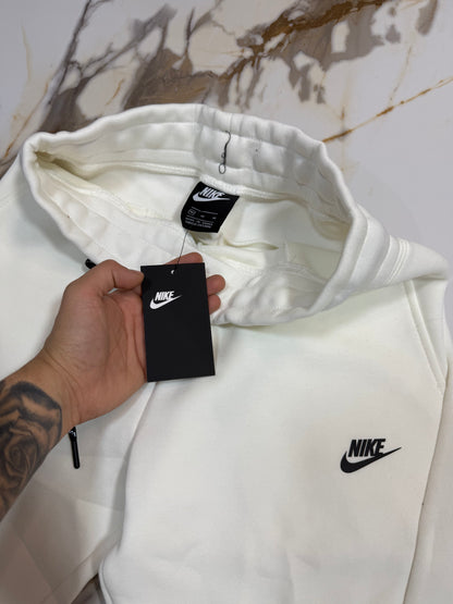NIKE TECH