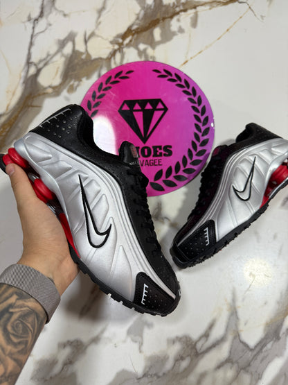 NIKE SHOX R4