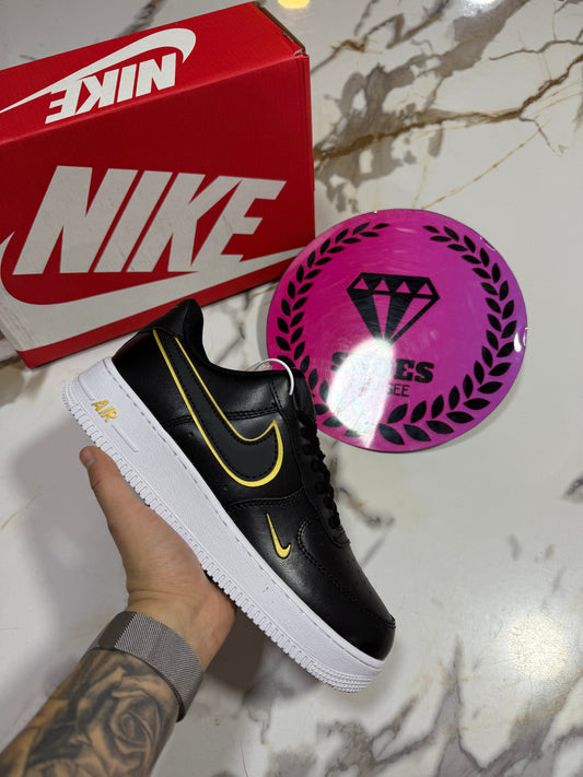 NIKE AIR FORCE ONE
