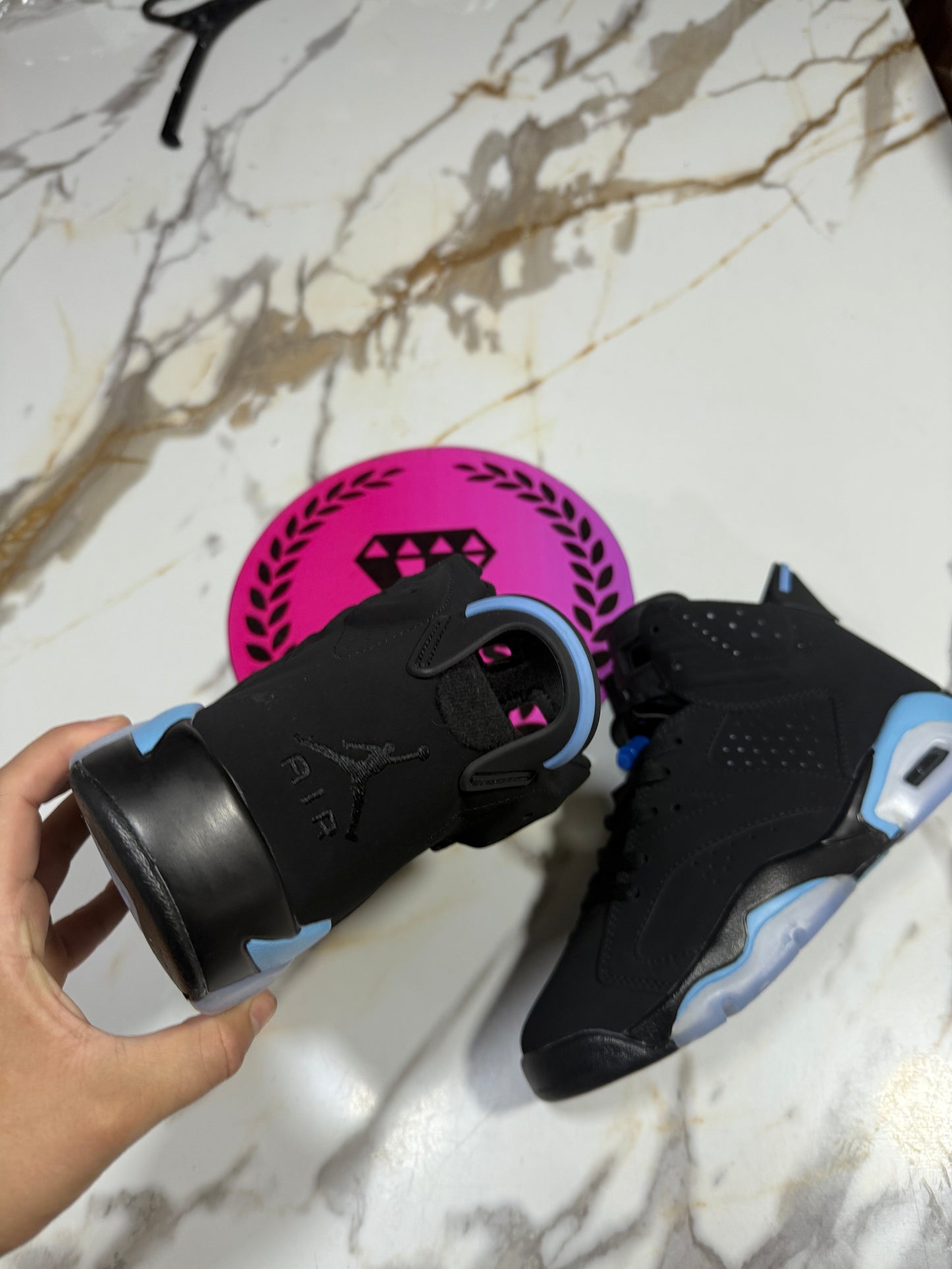 JORDAN RETRO 6