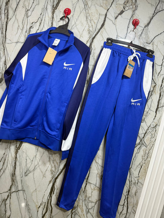 BUZO NIKE