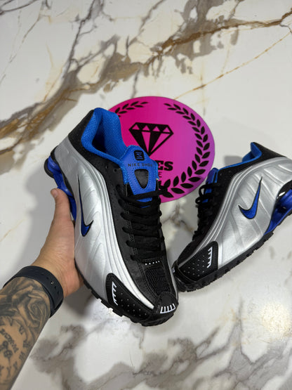 NIKE SHOX R4