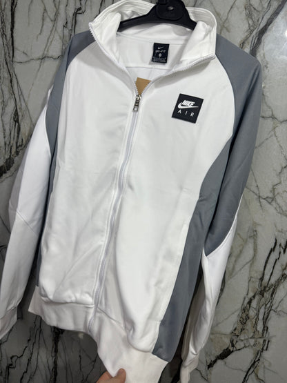 BUZO NIKE
