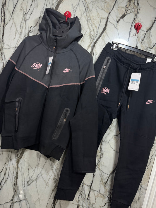 BUZO NIKE TECH X SYNA
