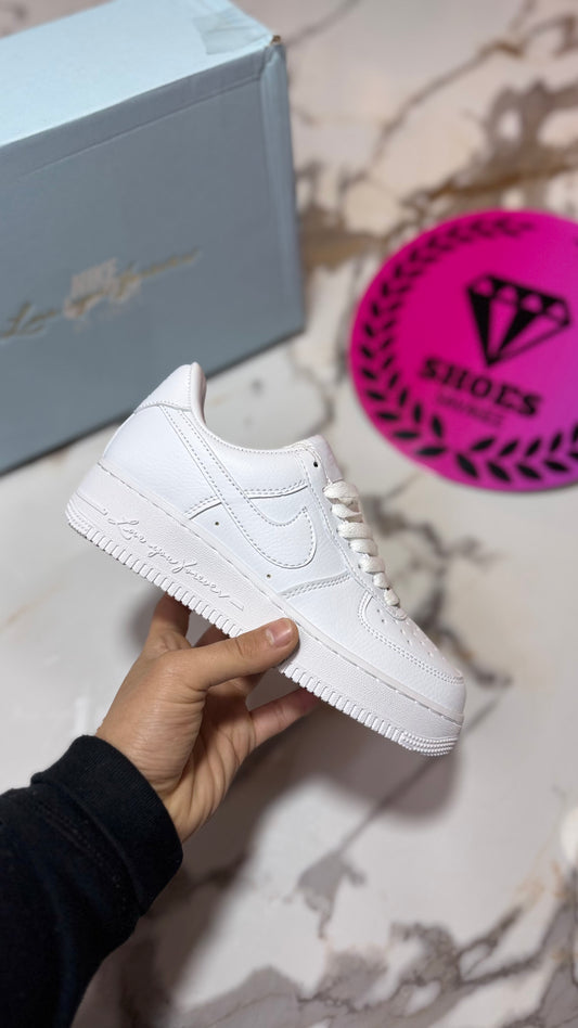 NIKE AIR FORCE ONE NOCTA