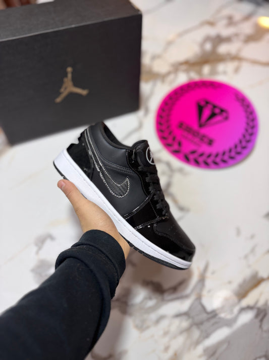 JORDAN RETRO 1 LOW