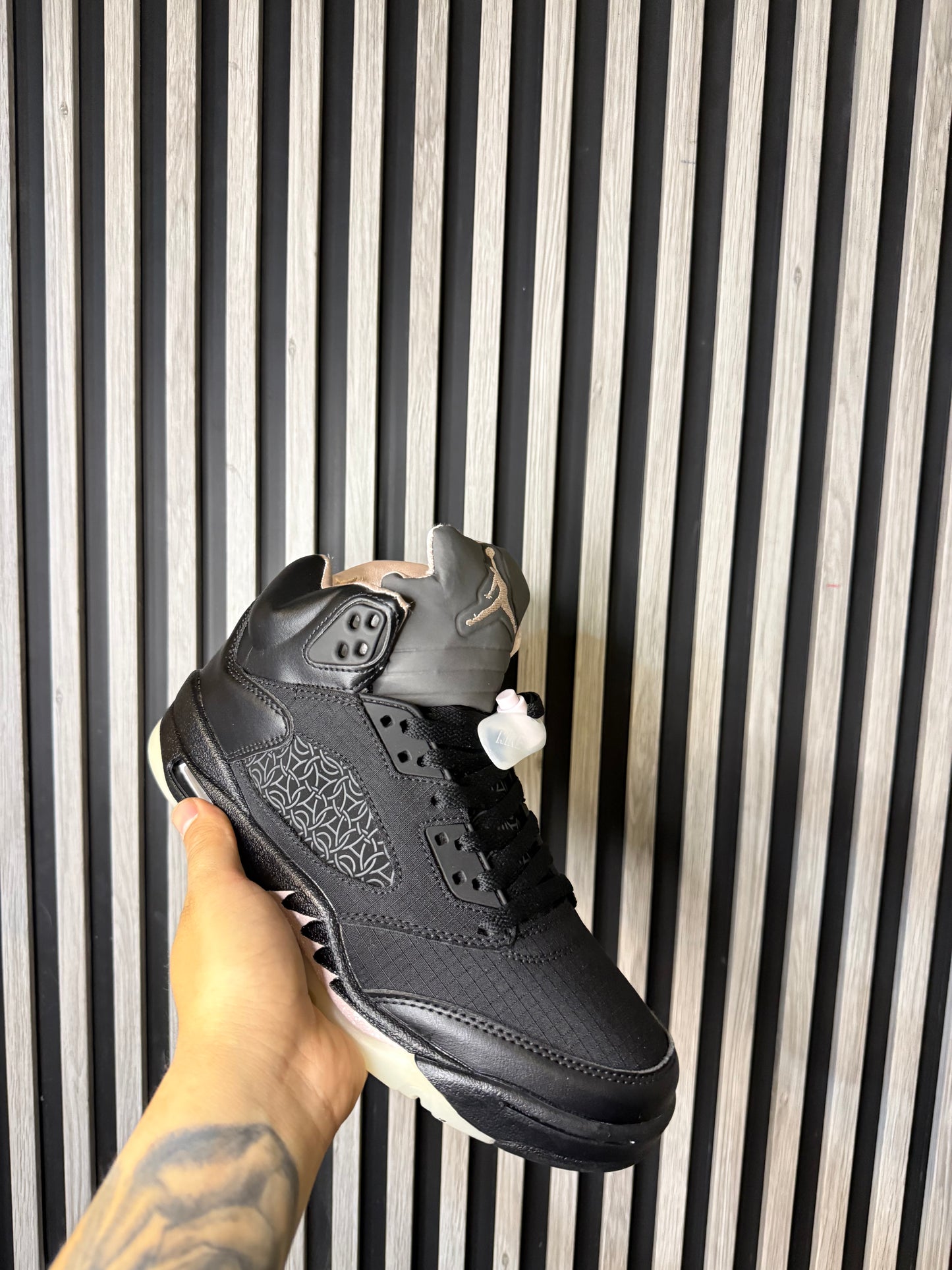 JORDAN RETRO 5 PARIS