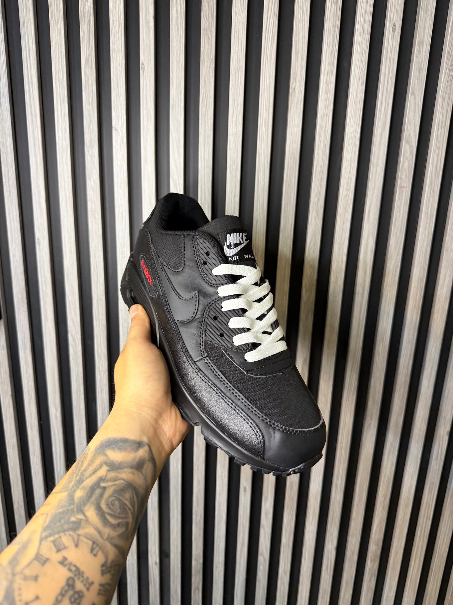 NIKE AIR MAX 90