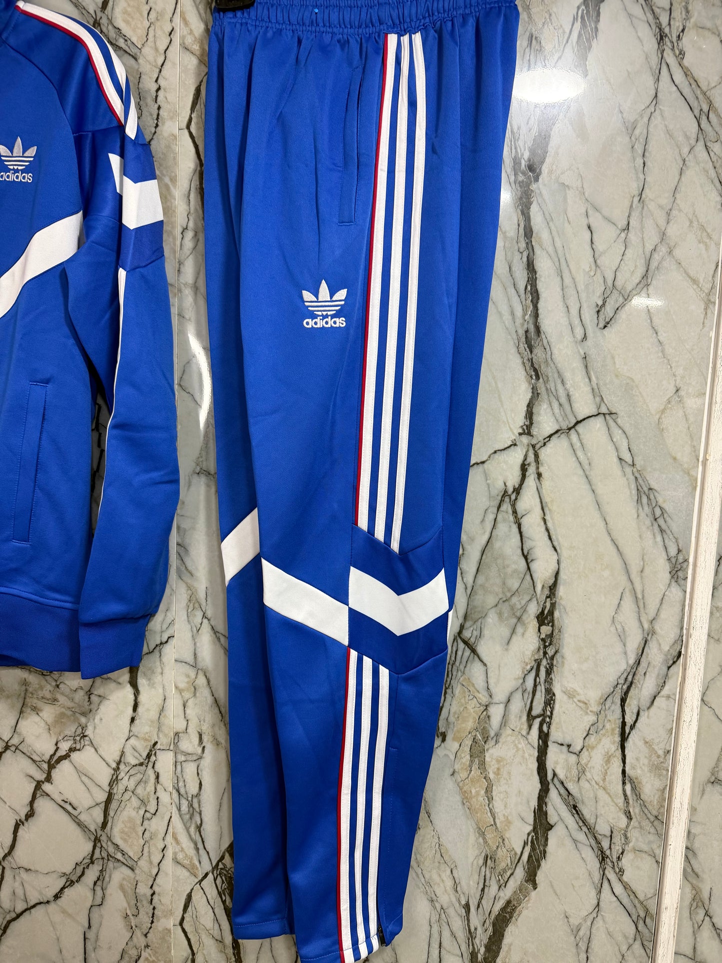 BUZO ADIDAS