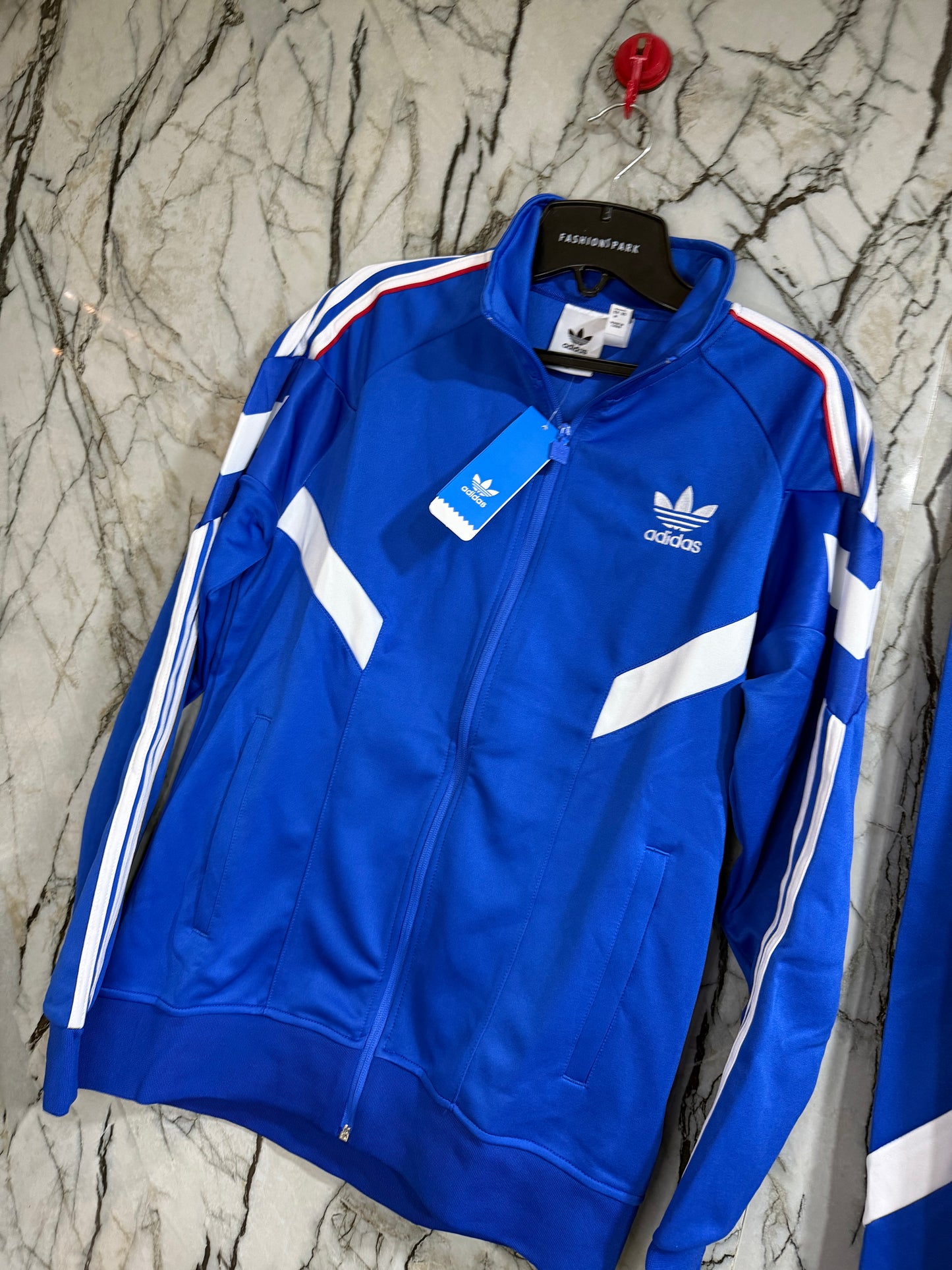 BUZO ADIDAS
