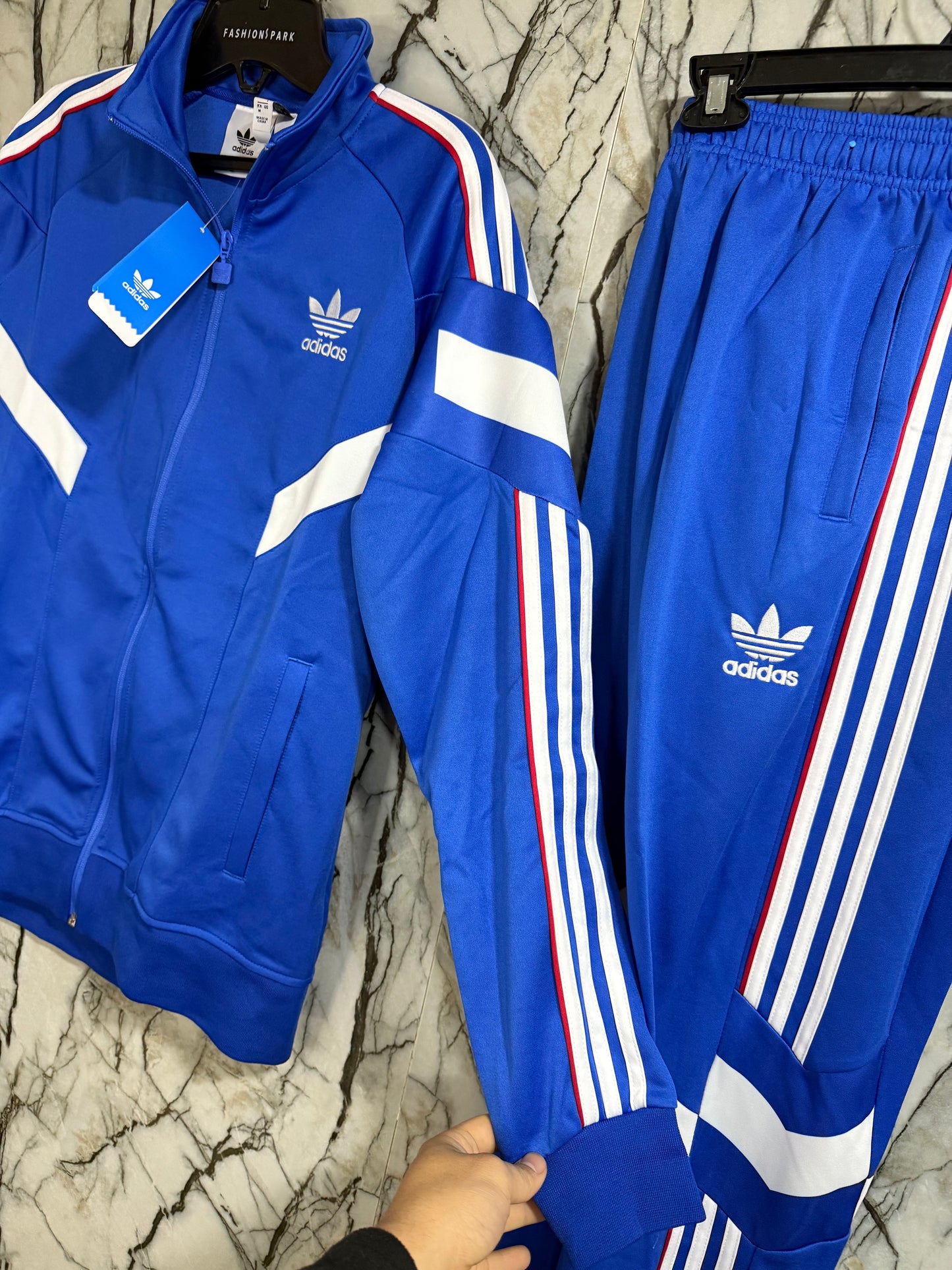 BUZO ADIDAS
