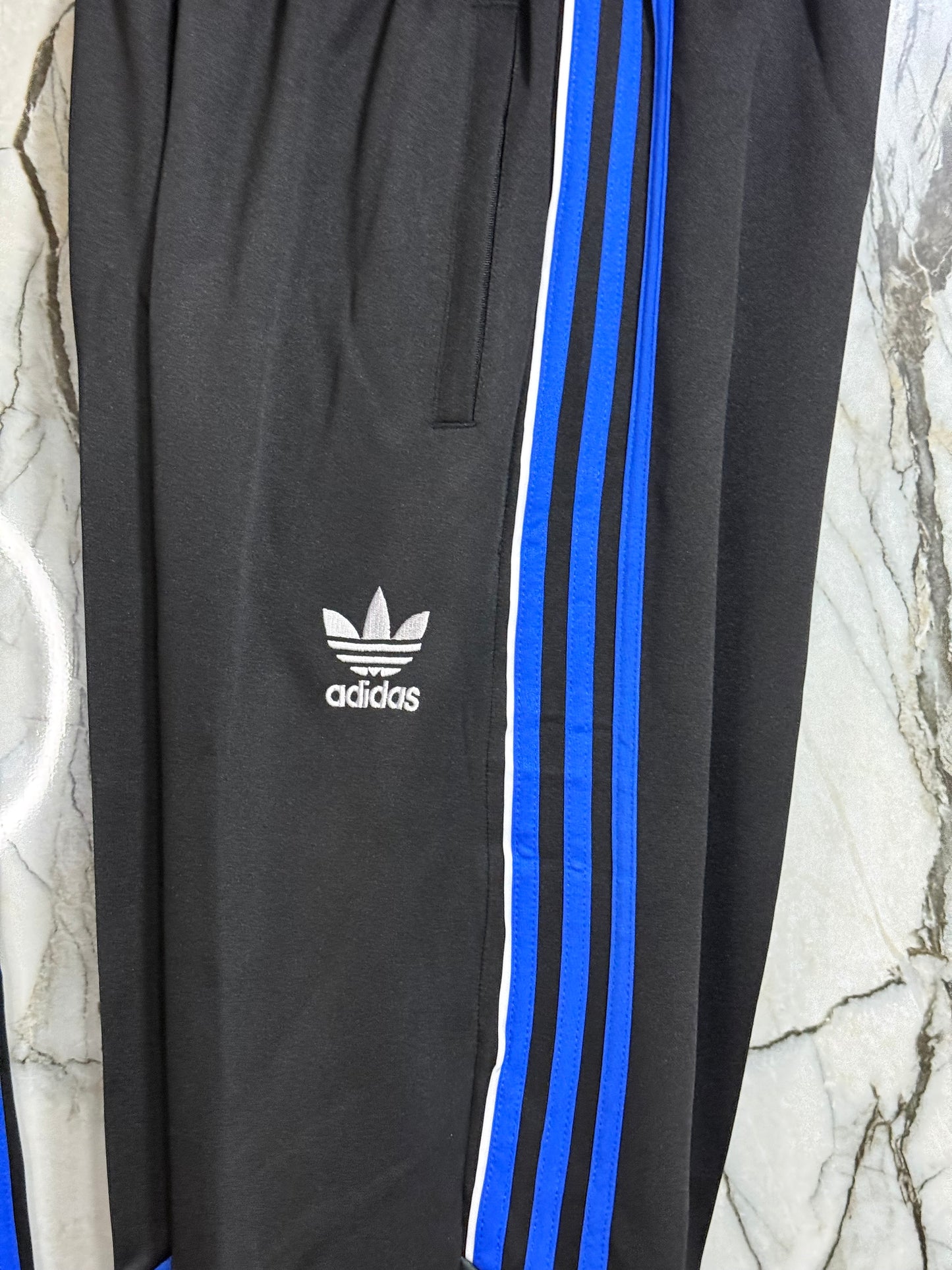 BUZO ADIDAS