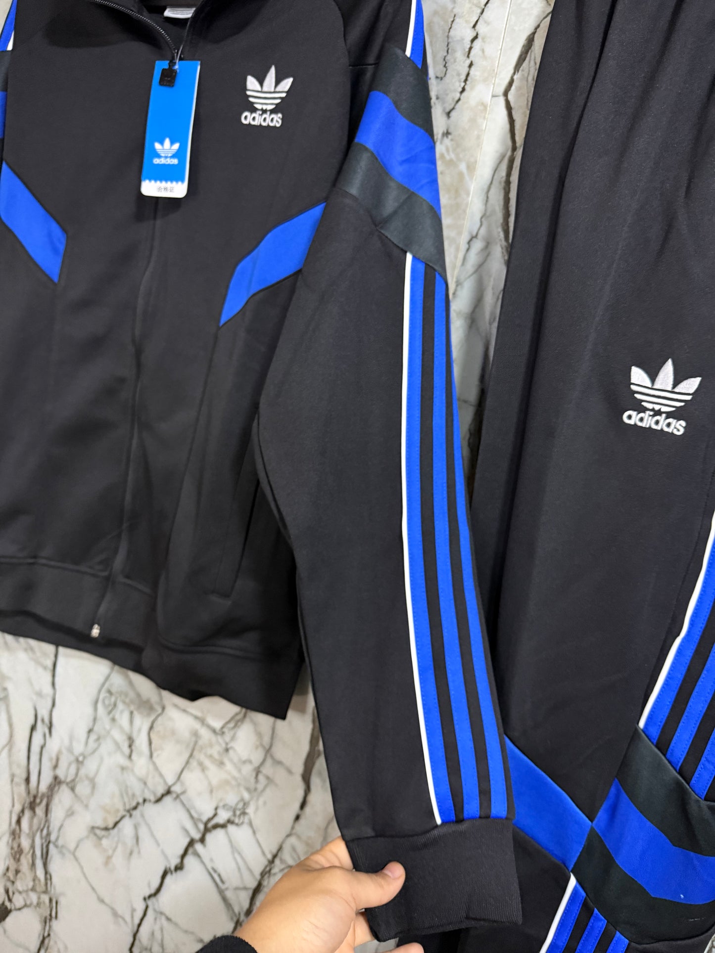 BUZO ADIDAS