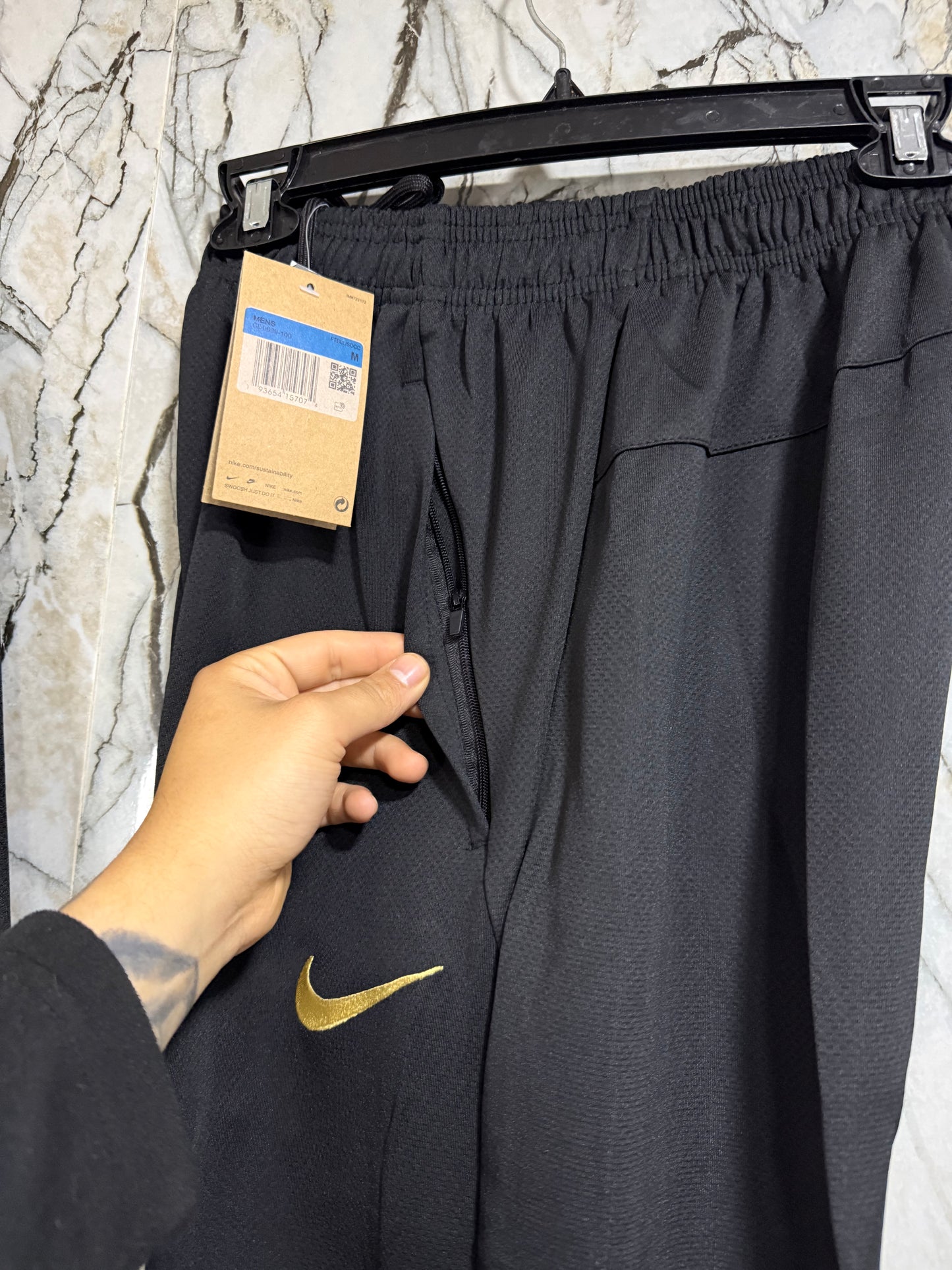 BUZO NIKE