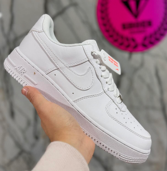 NIKE AIR FORCE ONE