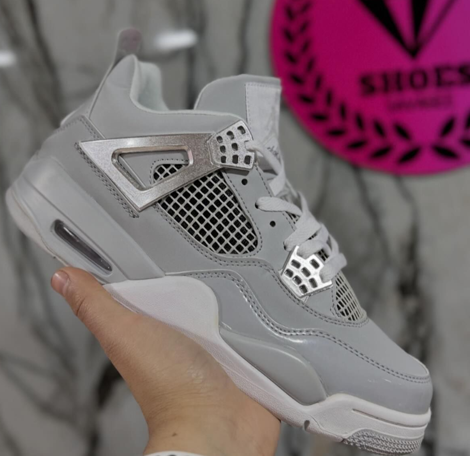 JORDAN RETRO 4