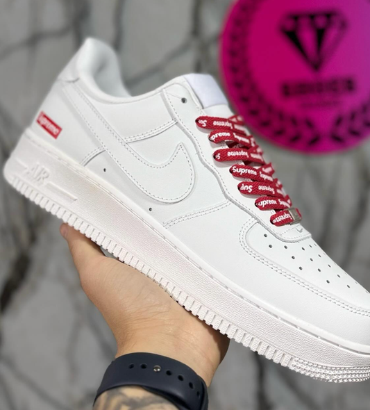 NIKE AIR FORCE 1 x SUPREME