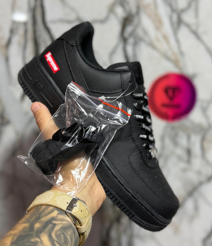 NIKE AF1 x SUPREME