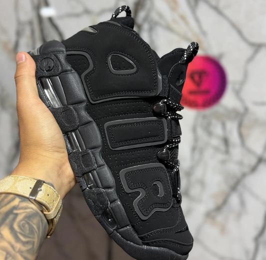 NIKE UPTEMPO